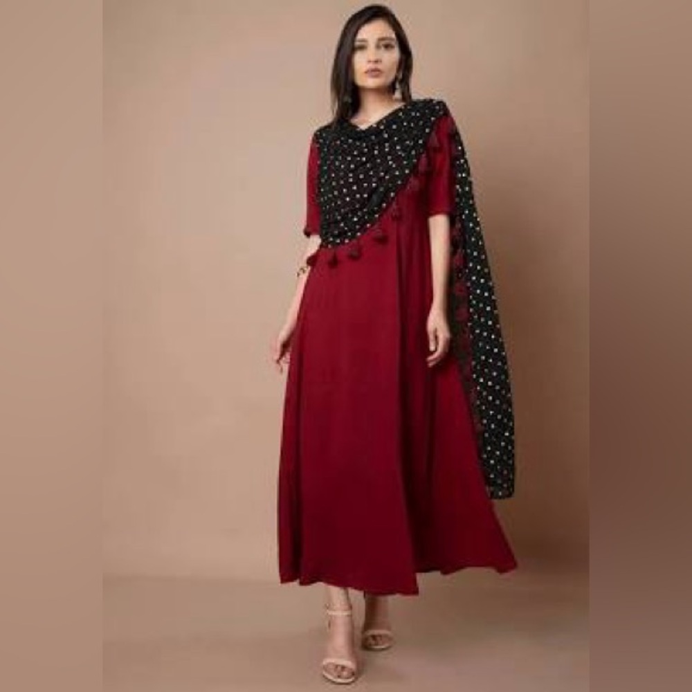 Maroon kurta with attached black and gold duputta with tassels size small